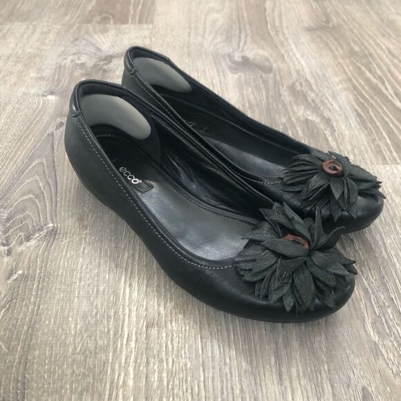 Ecco Black Leather Keystone Flower Slip-On Flats Shoes Women Size 38 EU 7-7.5 US - Picture 3 of 10